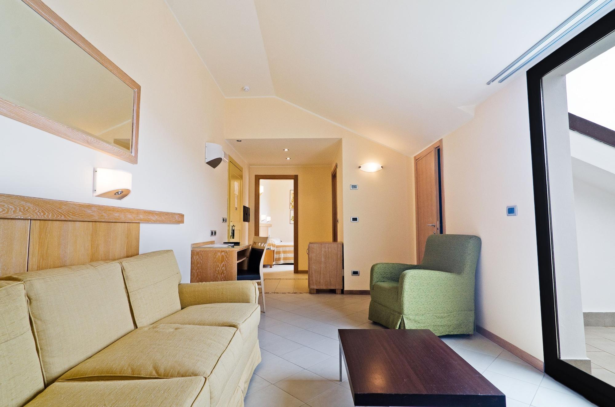 Castellaro Golf Resort Экстерьер фото