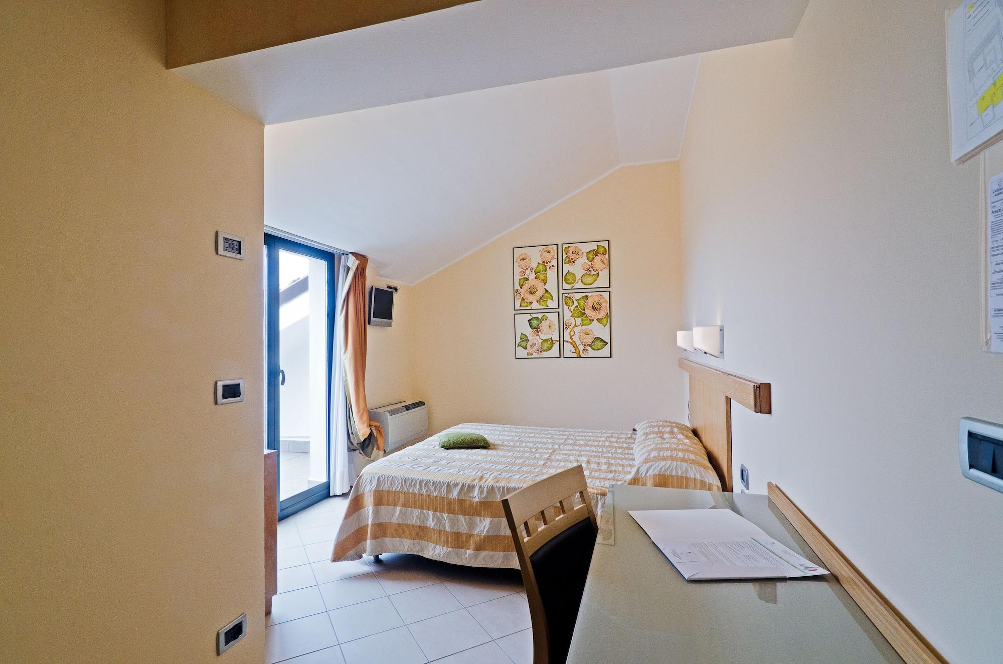 Castellaro Golf Resort Экстерьер фото