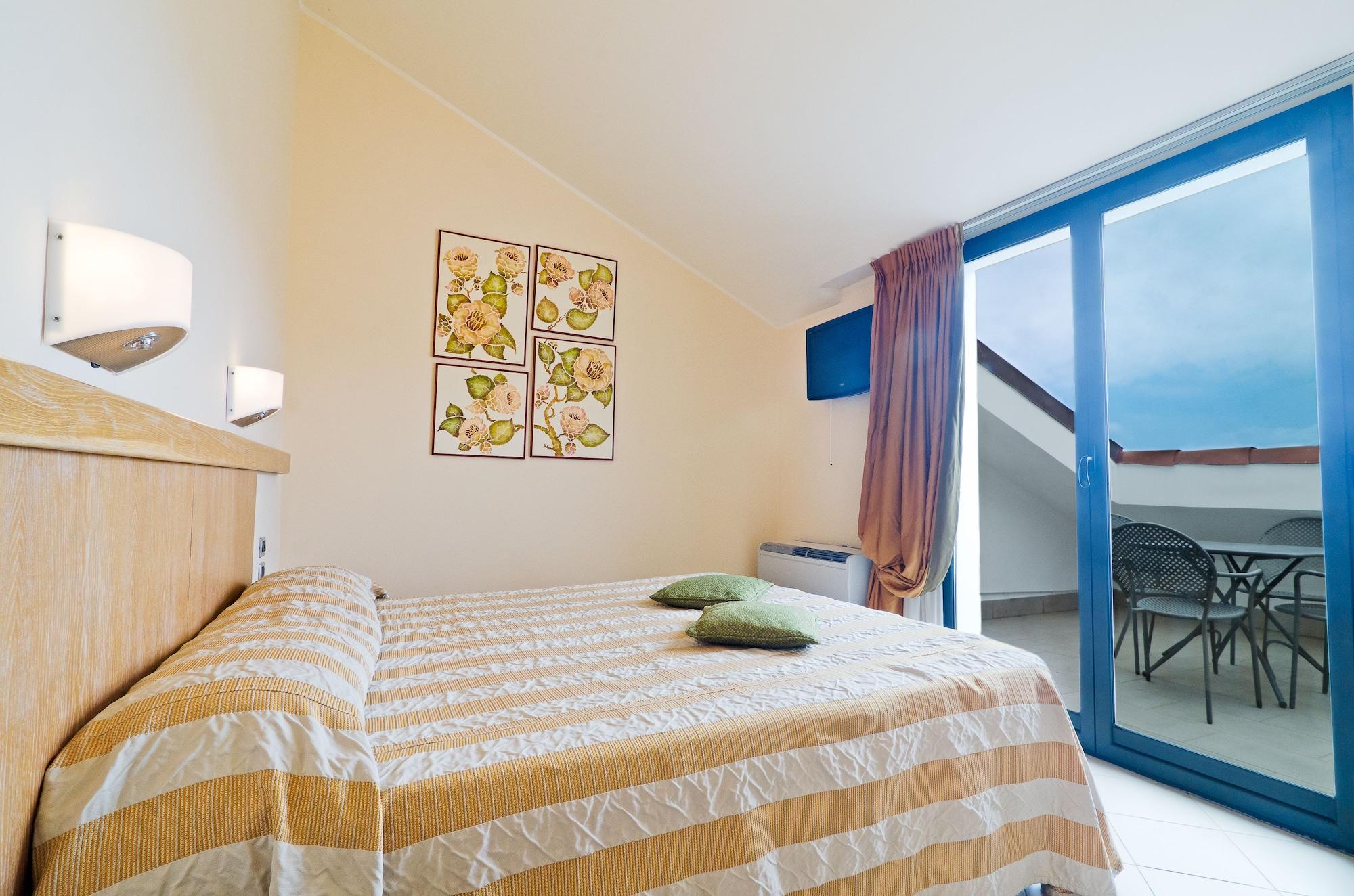 Castellaro Golf Resort Экстерьер фото