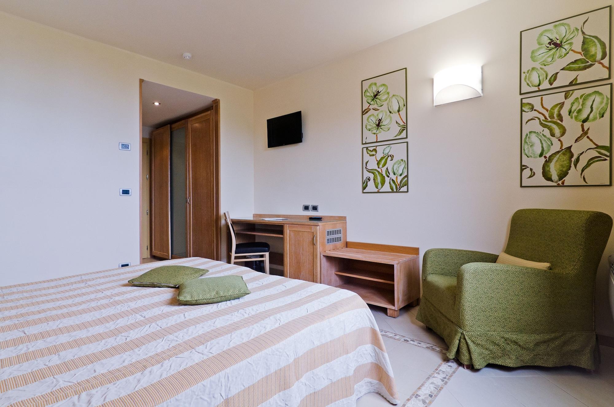 Castellaro Golf Resort Экстерьер фото