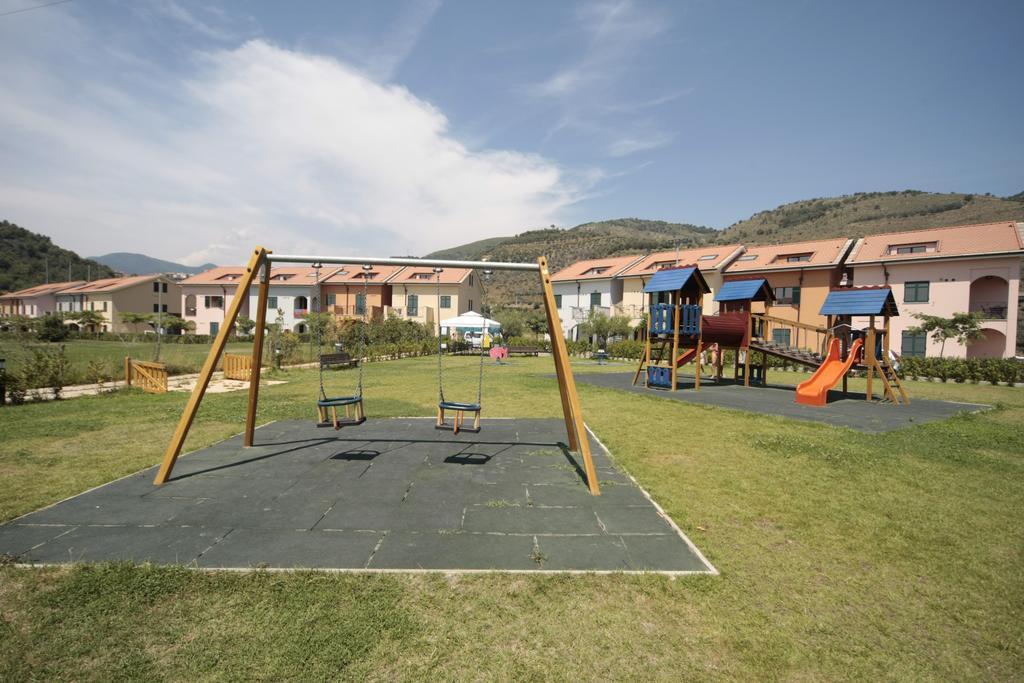 Castellaro Golf Resort Экстерьер фото