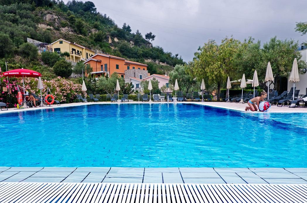 Castellaro Golf Resort Экстерьер фото