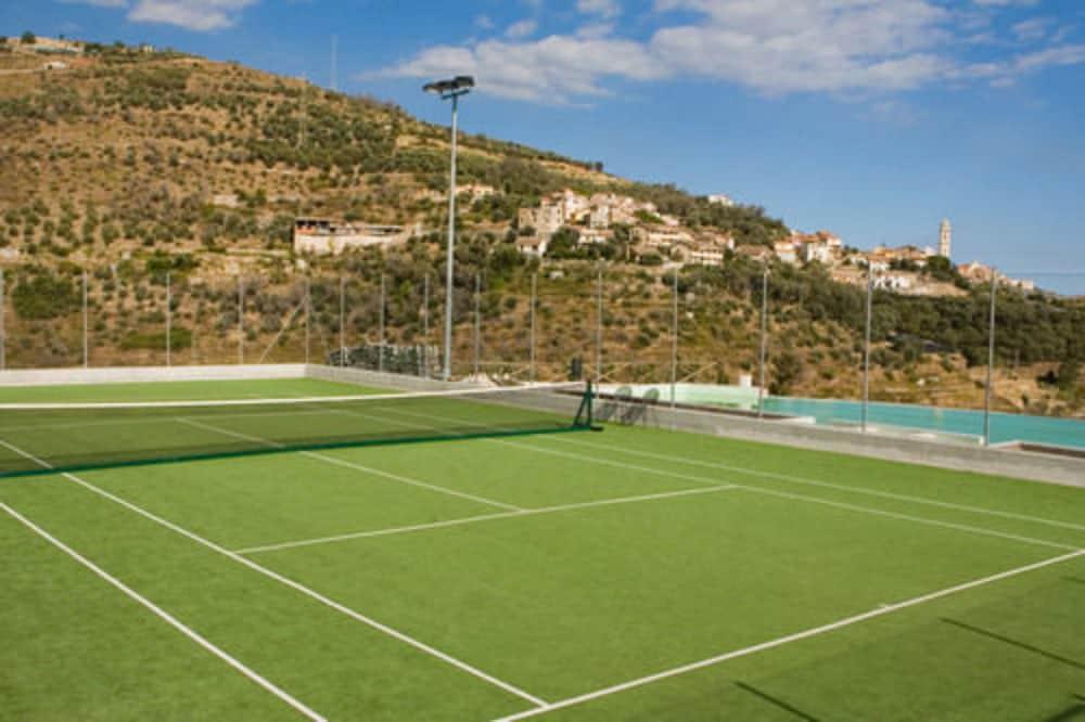 Castellaro Golf Resort Экстерьер фото