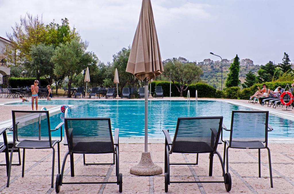Castellaro Golf Resort Экстерьер фото