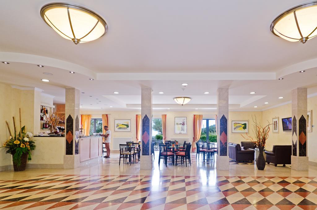 Castellaro Golf Resort Экстерьер фото