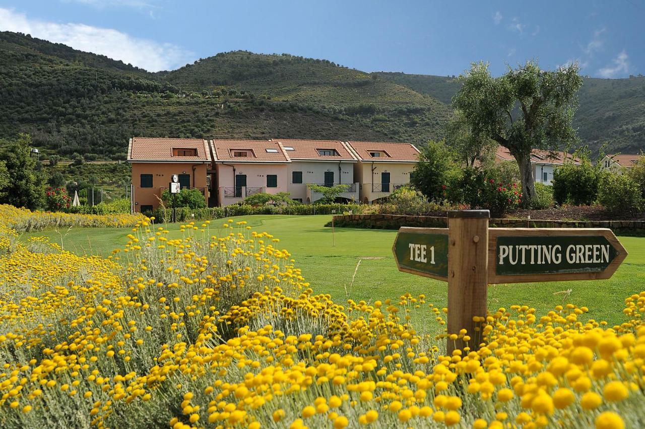 Castellaro Golf Resort Экстерьер фото