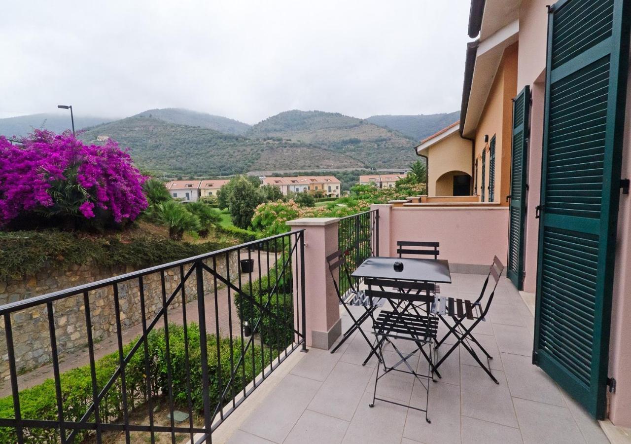 Castellaro Golf Resort Экстерьер фото